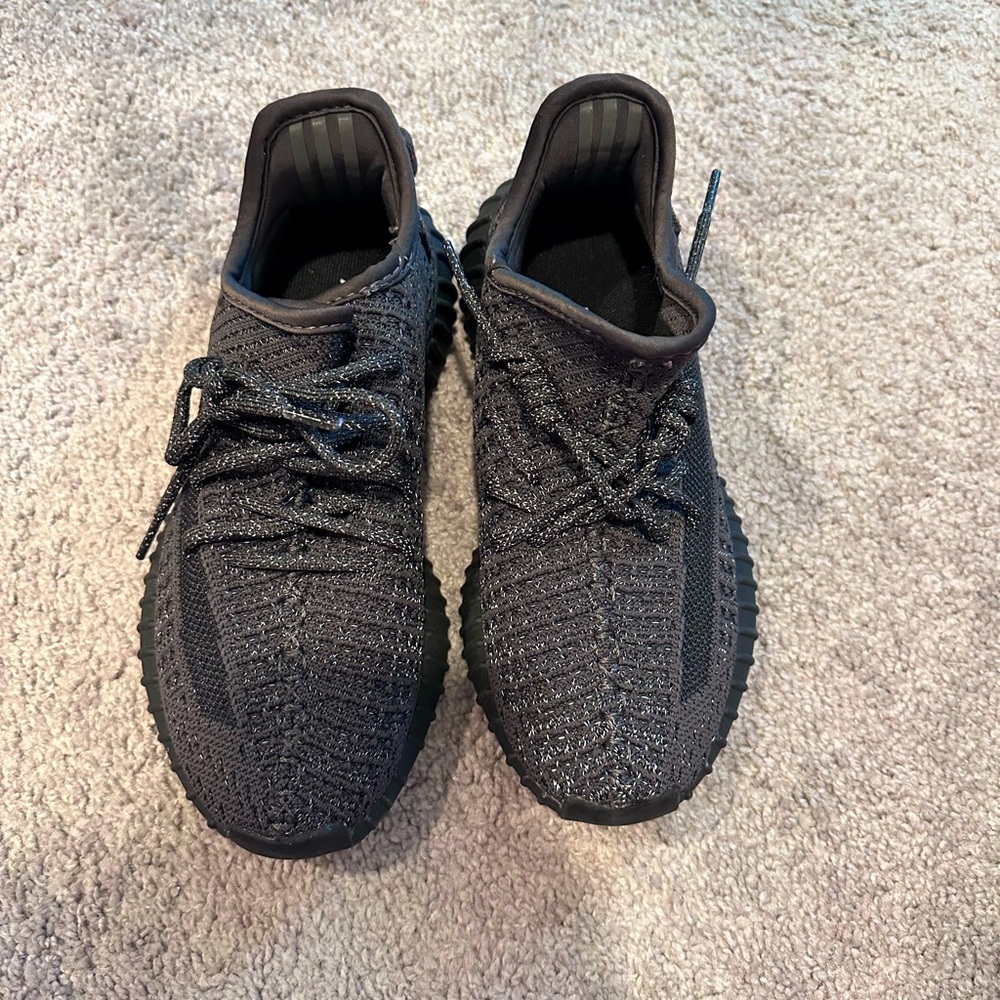 ❤️Adidas Yeezy- black reflective